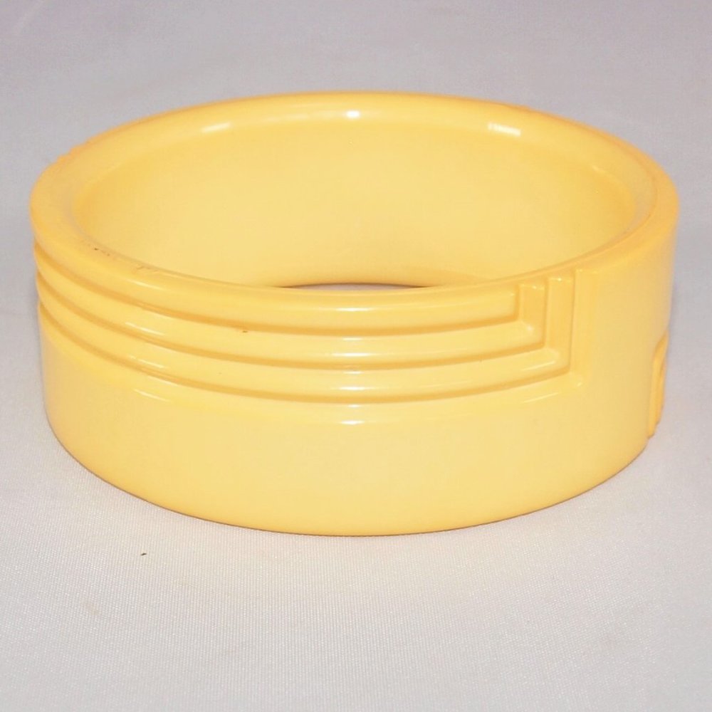 West German Geometric Cream Acrylic Bangle Bracelet